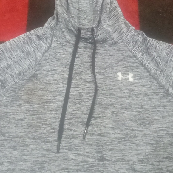 COPY - Under Armour heatgear hoodie (S) - Picture 4 of 5